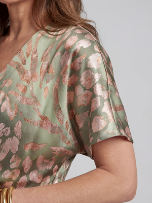 Ximena | Vestido midi con estampado abstracto, escote en V y cintura con nudo