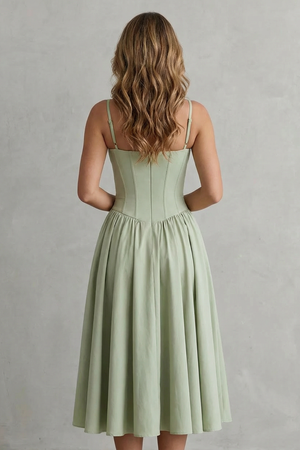 Calliope – Estructura atemporal – Vestido estructurado sin mangas para mujer