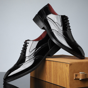 Zapatos Oxford elegantes con perforaciones