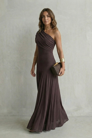 Bellamare – Elegante vestido maxi con escote drapeado de un solo hombro
