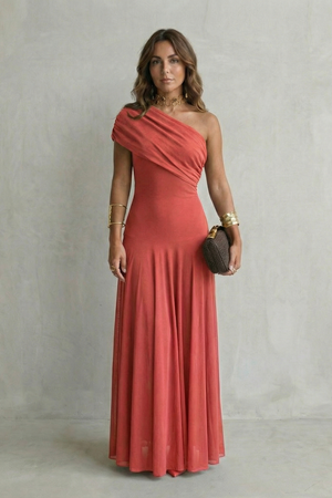 Bellamare – Elegante vestido maxi con escote drapeado de un solo hombro