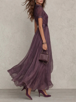 Petra | Vestido largo morado con escote en forma de llave, borde de encaje de gasa