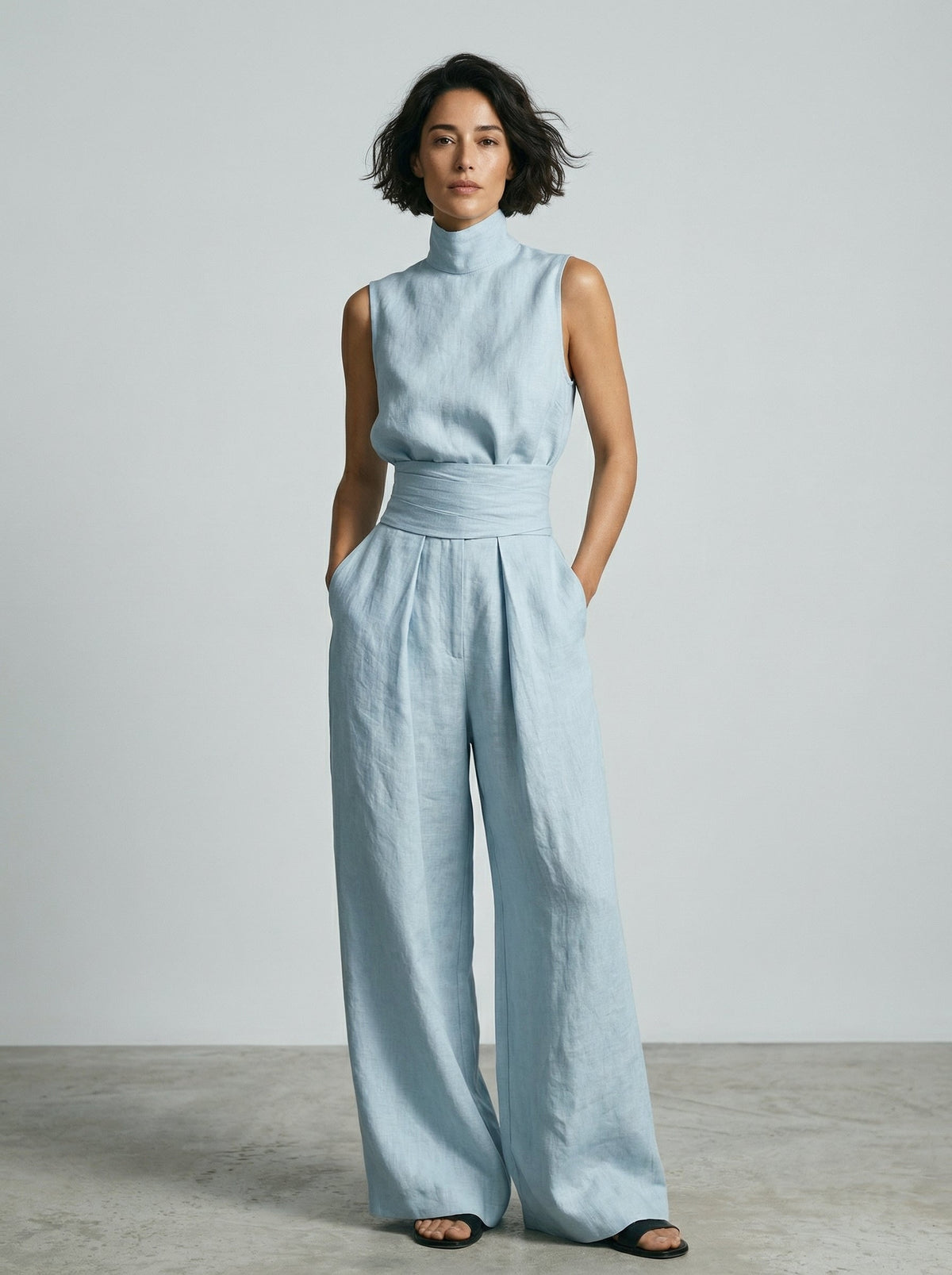 Nuria | Conjunto minimalista de blusa sin mangas