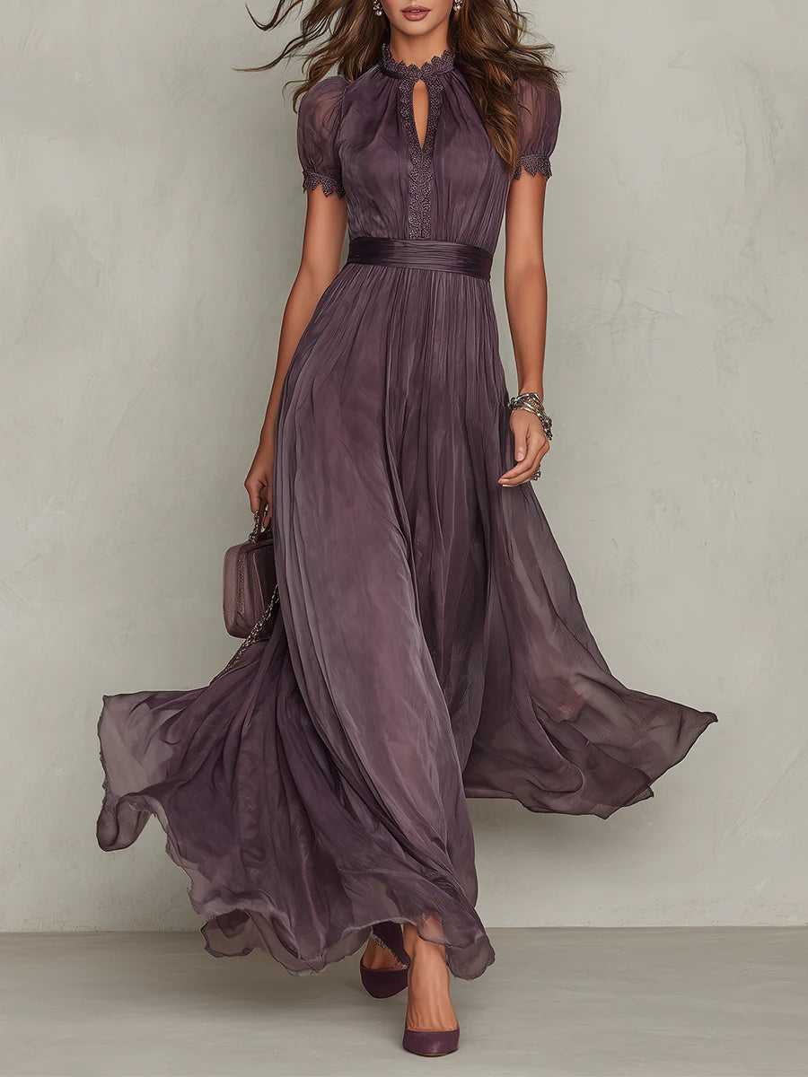 Petra | Vestido largo morado con escote en forma de llave, borde de encaje de gasa