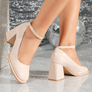 Camila™ | Tacones de charol con correa